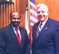 ASIPP CEO Laxmaiah Manchikanti , M.D., with  Senate HELP chair Michael Enzi (R-WY)